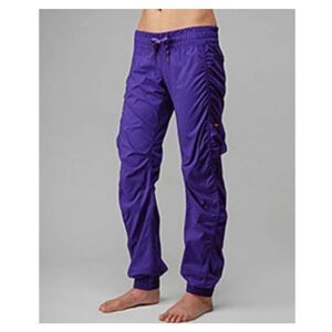 Lululemon Leader of the Track Cargo Jogger Pants Sz 6 Nylon Low-Rise Lightweight
